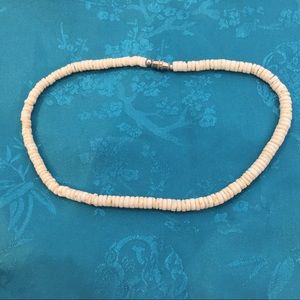 Vintage 70’s Puka Shell Choker Necklace White Smal